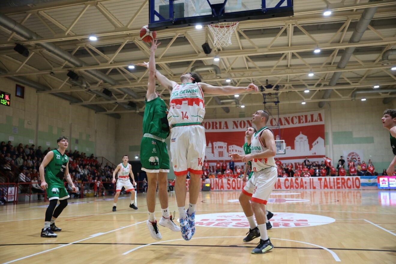 BASKET. LA DIESEL TECNICA VINCE E CONQUISTA GARA 1 DEI PLAY OFF, BASKET.  LA DIESEL TECNICA VINCE E CONQUISTA GARA 1 DEI PLAY OFF, By Italia Due